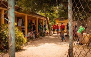 LBC communication majors serve in the Dominican Republic.